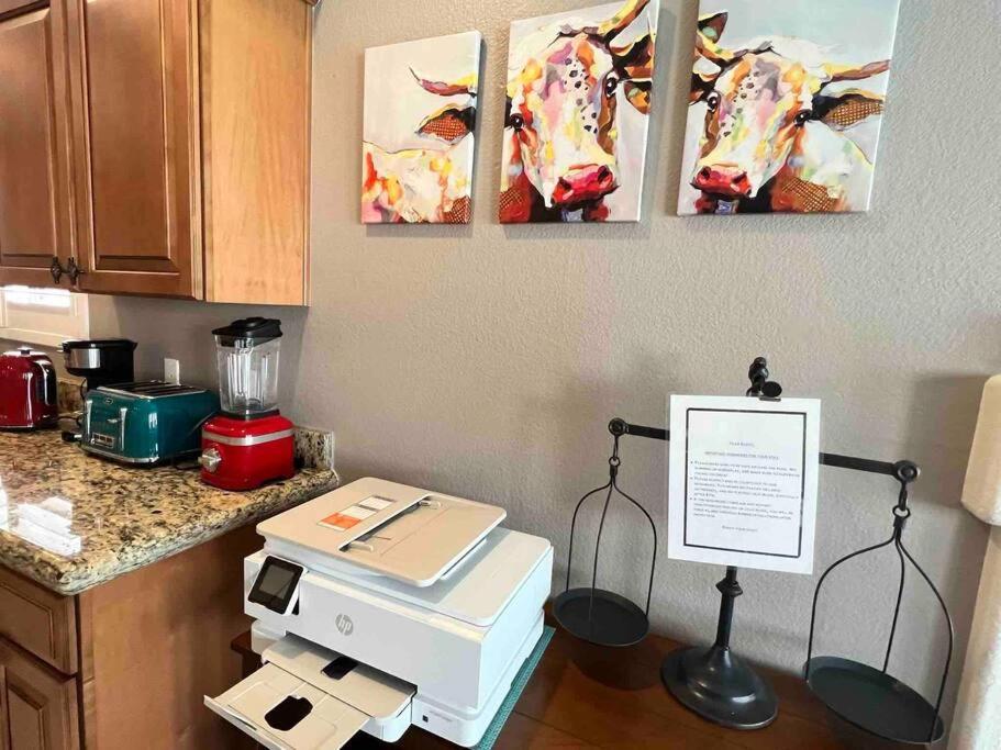 Amazing Heated Pool And Private Hot Tub 3Br In Heart Of Lv Βίλα Λας Βέγκας Εξωτερικό φωτογραφία