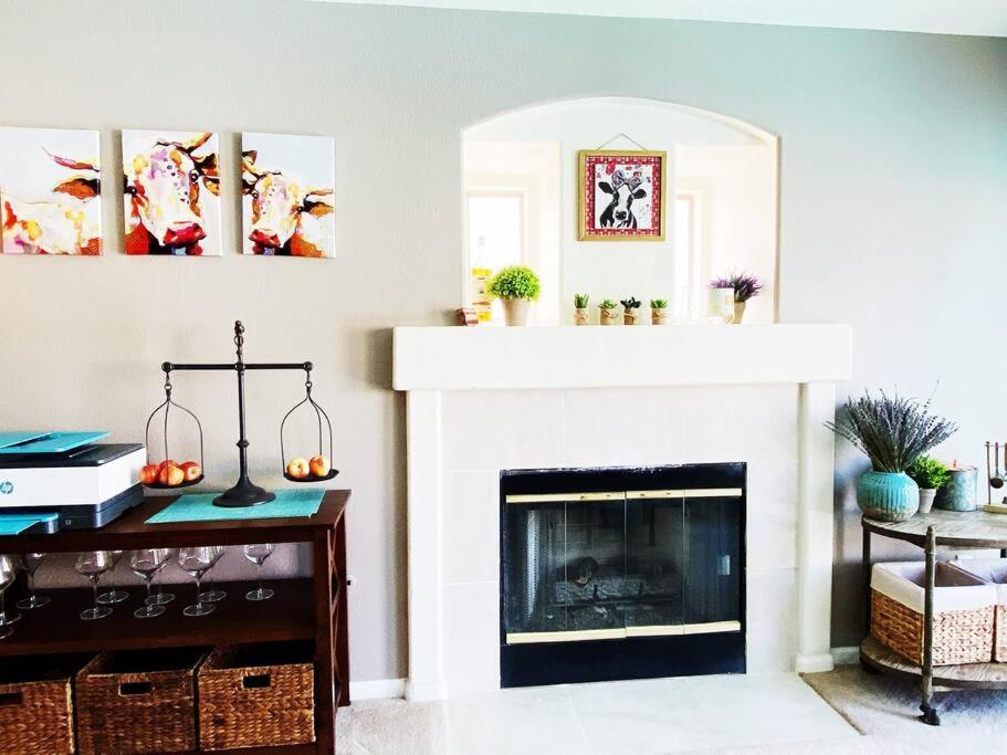 Amazing Heated Pool And Private Hot Tub 3Br In Heart Of Lv Βίλα Λας Βέγκας Εξωτερικό φωτογραφία