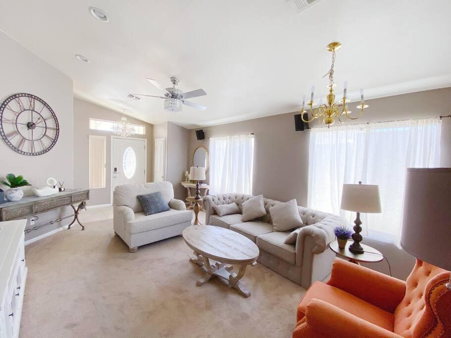 Amazing Heated Pool And Private Hot Tub 3Br In Heart Of Lv Βίλα Λας Βέγκας Εξωτερικό φωτογραφία