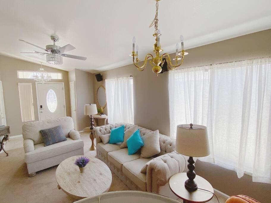 Amazing Heated Pool And Private Hot Tub 3Br In Heart Of Lv Βίλα Λας Βέγκας Εξωτερικό φωτογραφία